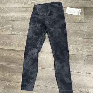 Lululemon Align 25”